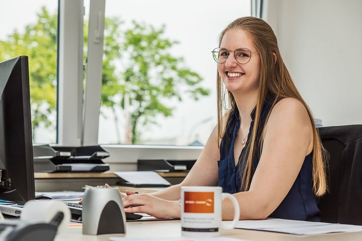 Kauffrau /Kaufmann für Büromanagement BÜCKER + ESSING