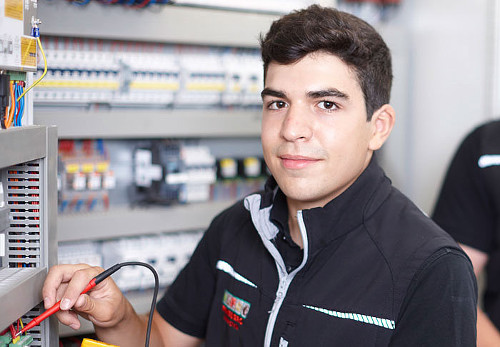 Ausbildung zum Mechatroniker für Kältetechnik bei Feneberg Lebensmittel.