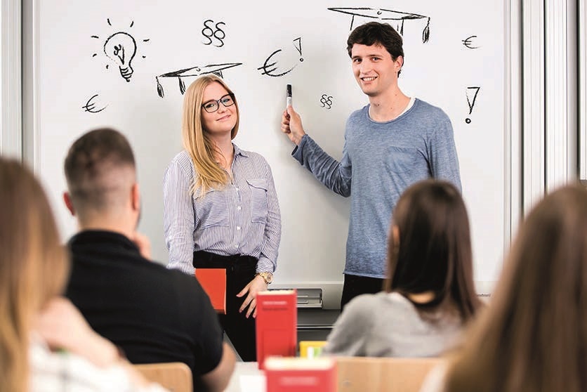 Abwechslungsreiche zwei (Ausbildung) bzw. drei Jahre ( Studium) erwarten Dich!