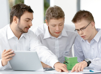 Duales Studium bei Phoenix Contact